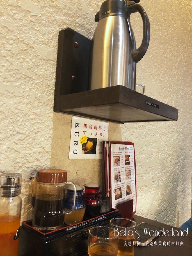 東京美食 銀座必吃超美味炸牛排 桌面擺設